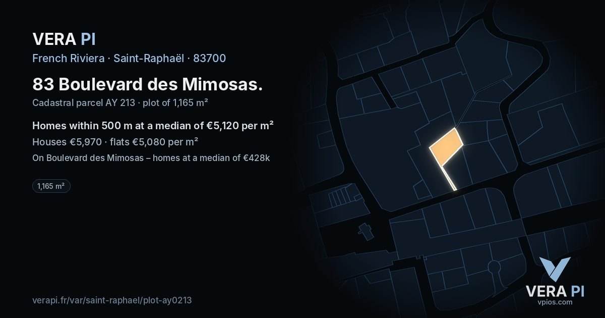 83 Boulevard des Mimosas, Saint-Raphaël at night – the plot lit, the parcels around coloured by the prices near them