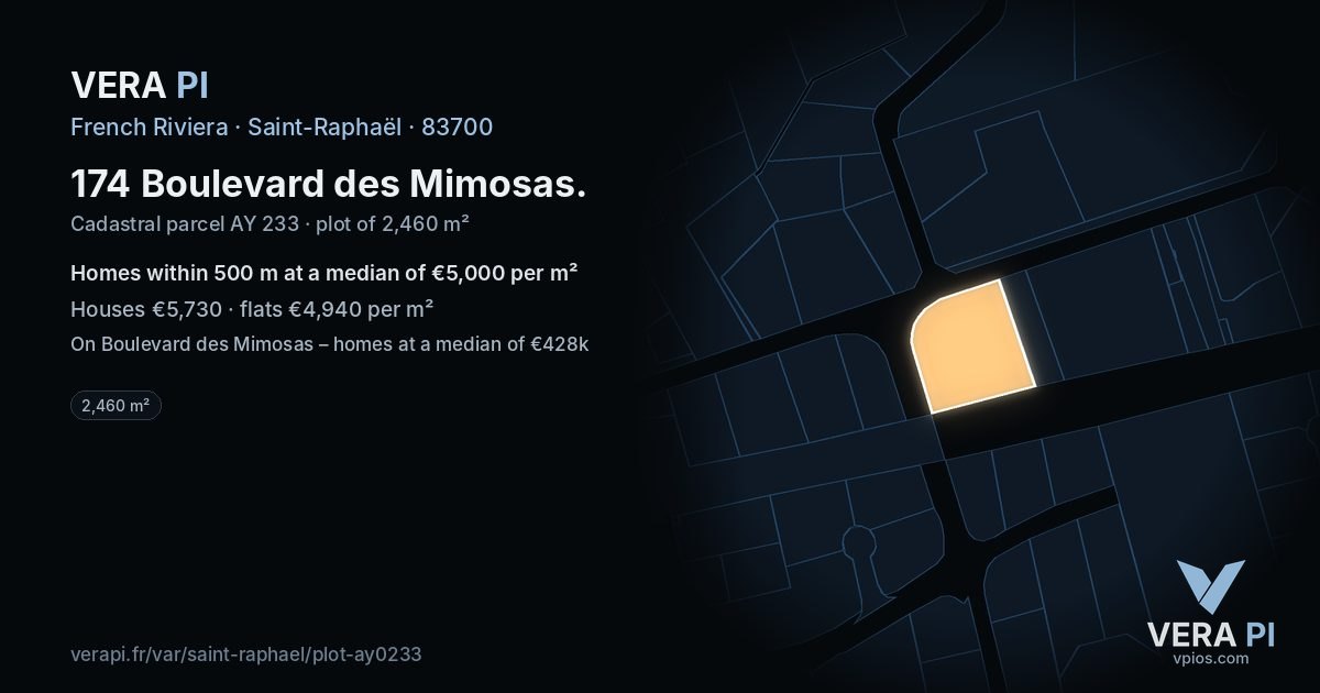 174 Boulevard des Mimosas, Saint-Raphaël at night – the plot lit, the parcels around coloured by the prices near them