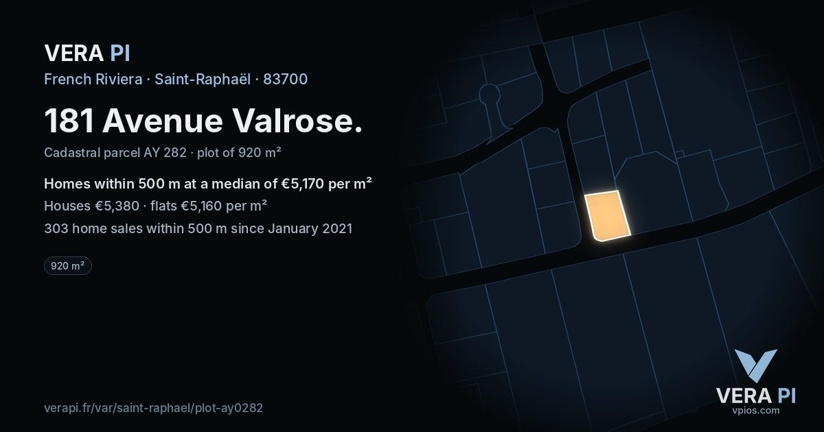 181 Avenue Valrose, Saint-Raphaël at night – the plot lit, the parcels around coloured by the prices near them