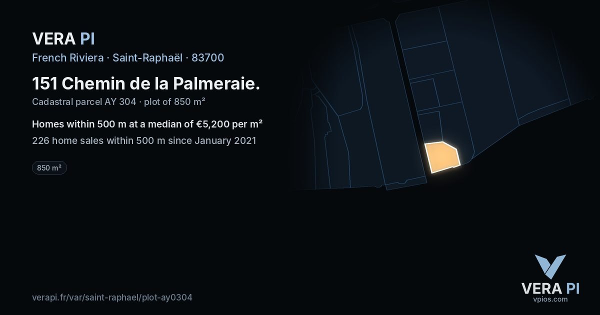151 Chemin de la Palmeraie, Saint-Raphaël at night – the plot lit, the parcels around coloured by the prices near them
