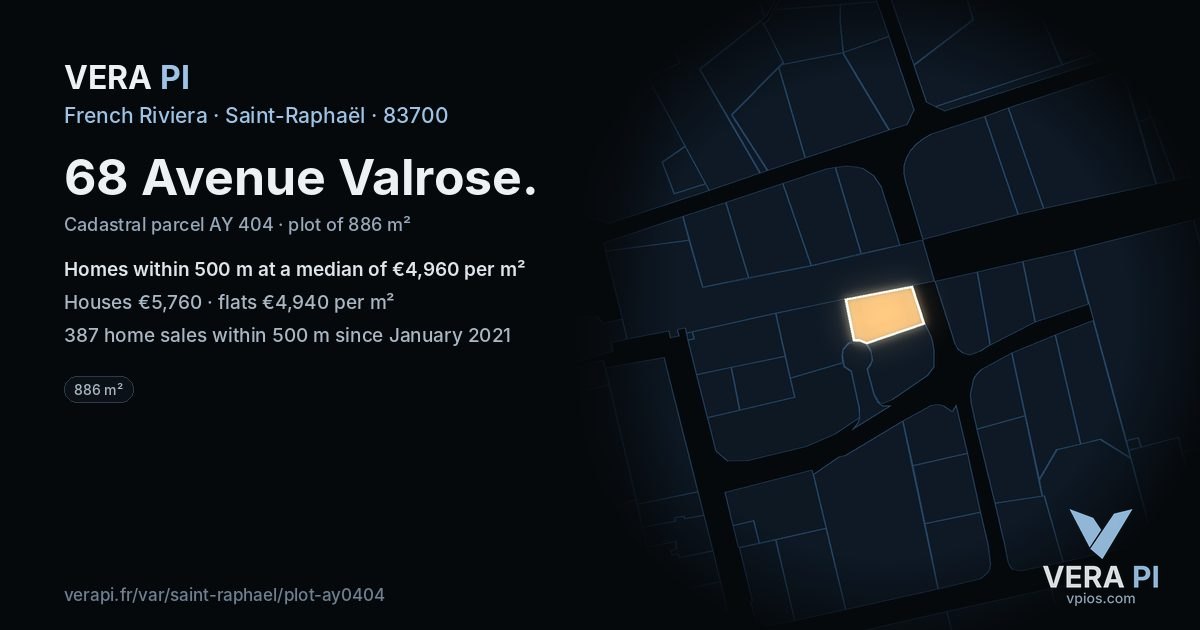 68 Avenue Valrose, Saint-Raphaël at night – the plot lit, the parcels around coloured by the prices near them