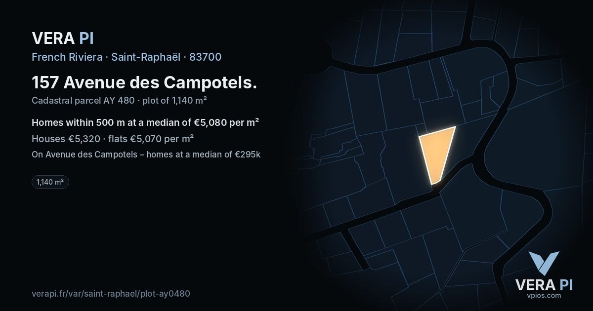 157 Avenue des Campotels, Saint-Raphaël at night – the plot lit, the parcels around coloured by the prices near them