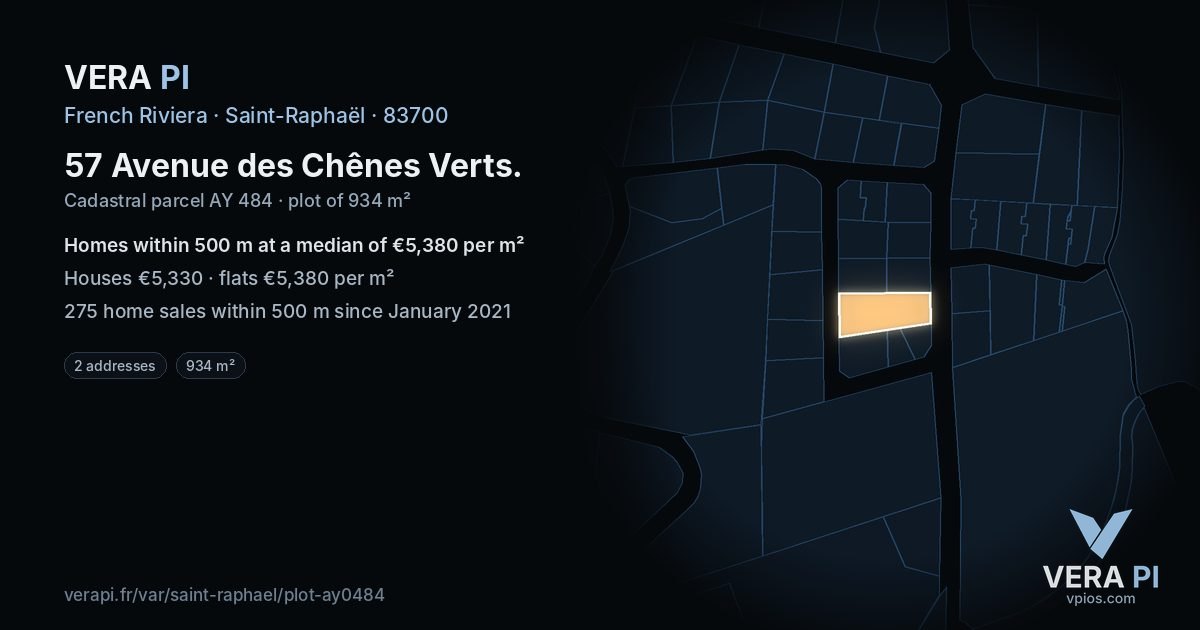 57 Avenue des Chênes Verts, Saint-Raphaël at night – the plot lit, the parcels around coloured by the prices near them
