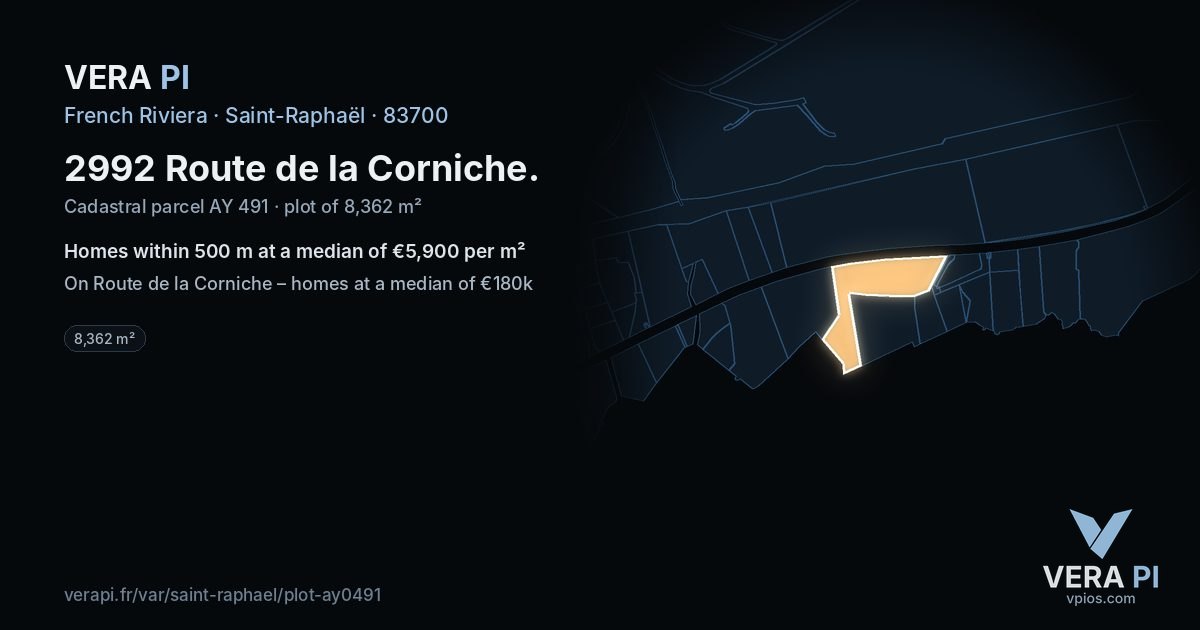 2992 Route de la Corniche, Saint-Raphaël at night – the plot lit, the parcels around coloured by the prices near them