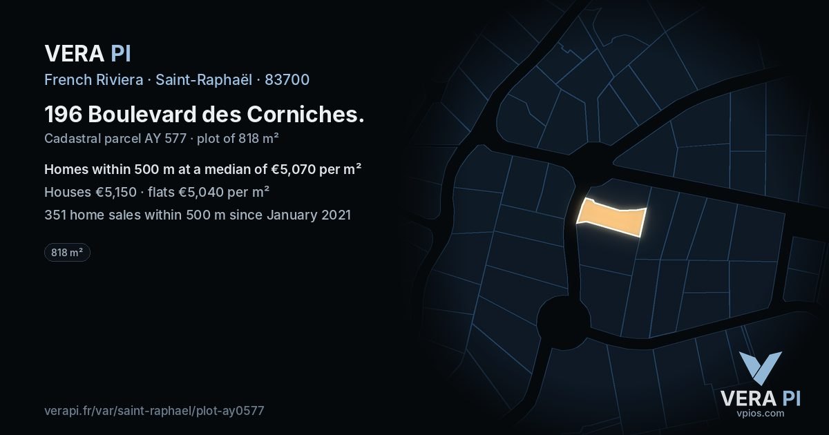 196 Boulevard des Corniches, Saint-Raphaël at night – the plot lit, the parcels around coloured by the prices near them