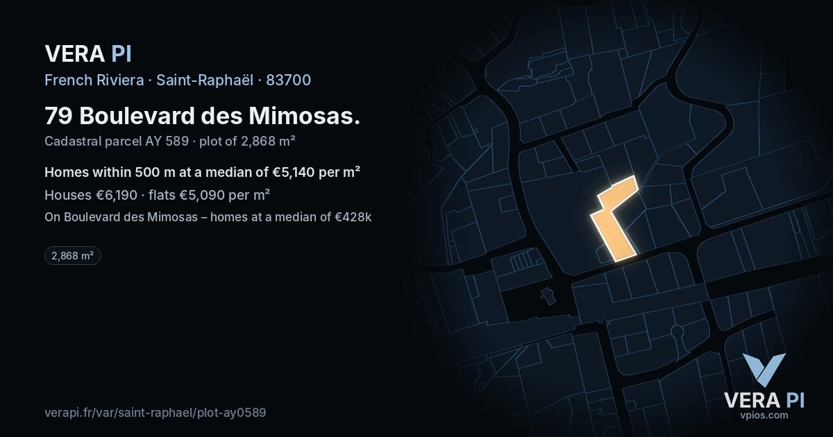 79 Boulevard des Mimosas, Saint-Raphaël at night – the plot lit, the parcels around coloured by the prices near them