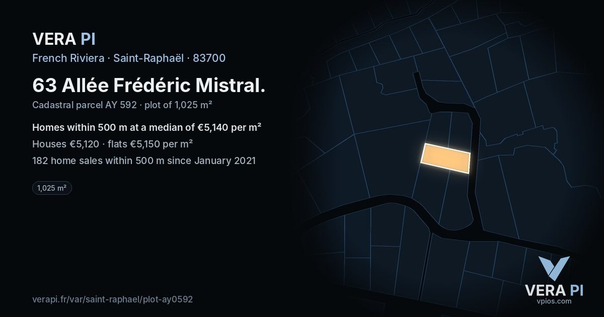 63 Allée Frédéric Mistral, Saint-Raphaël at night – the plot lit, the parcels around coloured by the prices near them