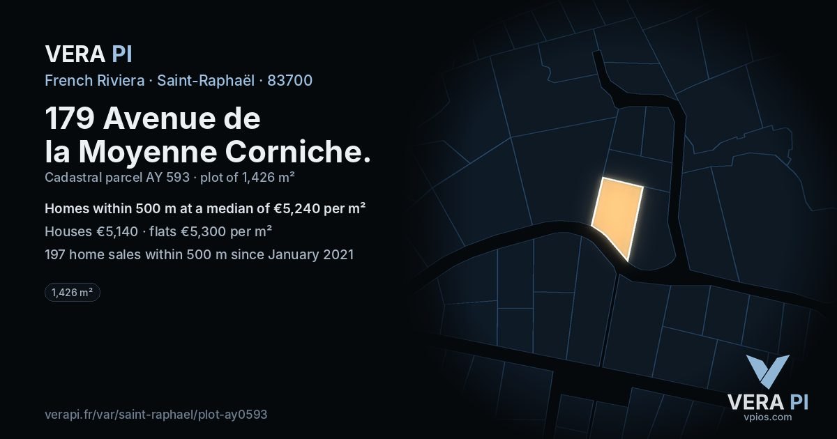 179 Avenue de la Moyenne Corniche, Saint-Raphaël at night – the plot lit, the parcels around coloured by the prices near them