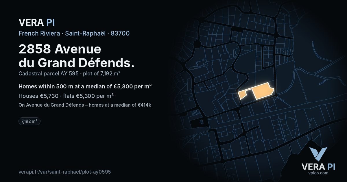 2858 Avenue du Grand Défends, Saint-Raphaël at night – the plot lit, the parcels around coloured by the prices near them