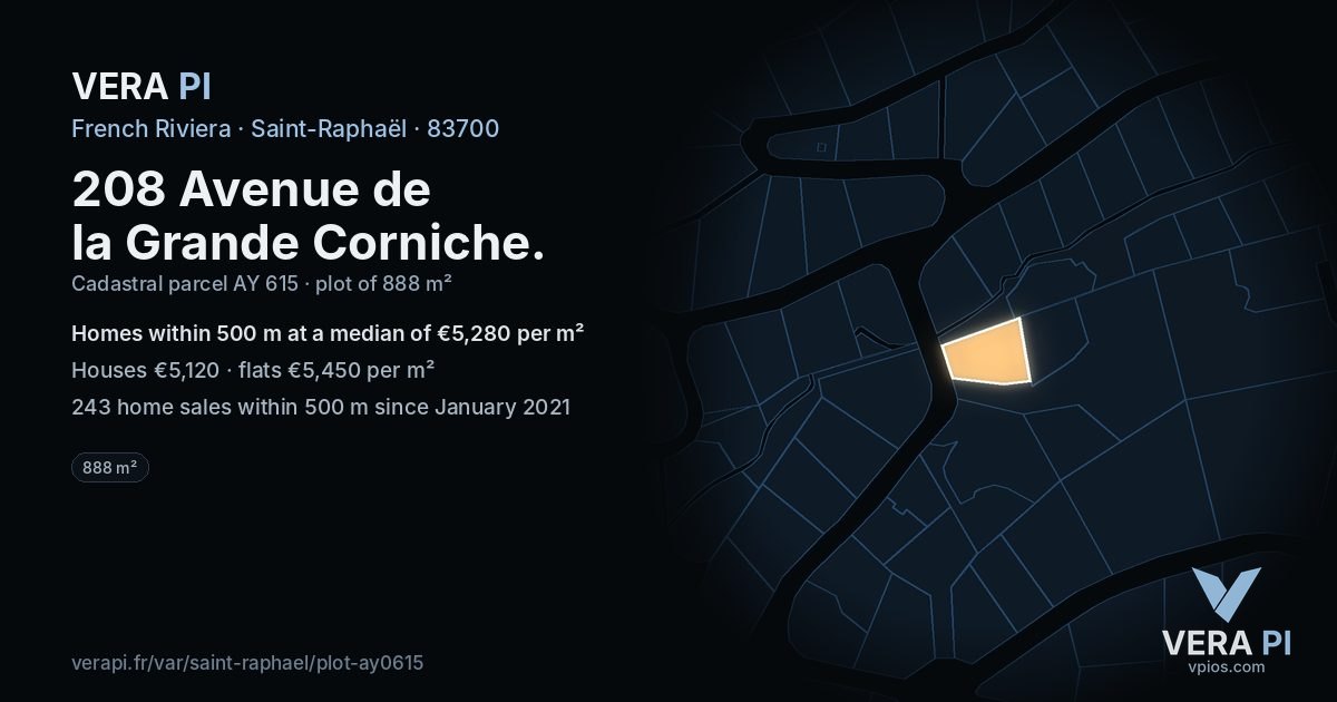208 Avenue de la Grande Corniche, Saint-Raphaël at night – the plot lit, the parcels around coloured by the prices near them