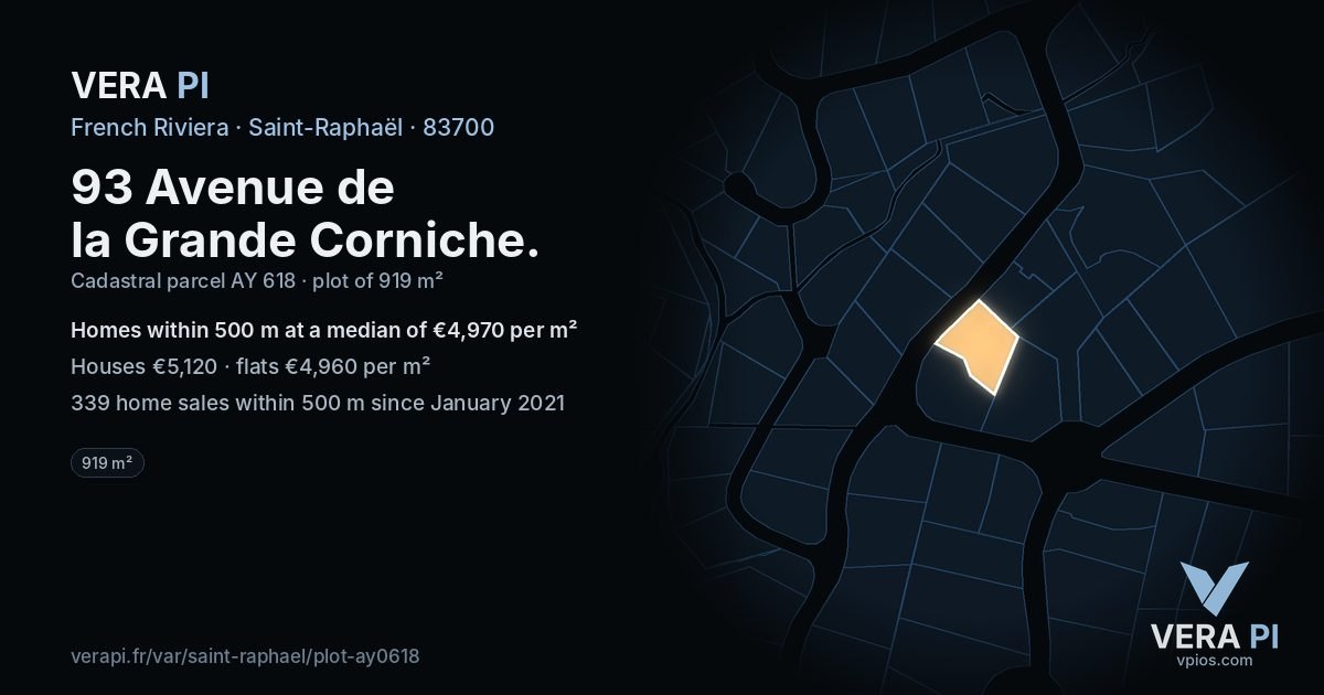 93 Avenue de la Grande Corniche, Saint-Raphaël at night – the plot lit, the parcels around coloured by the prices near them