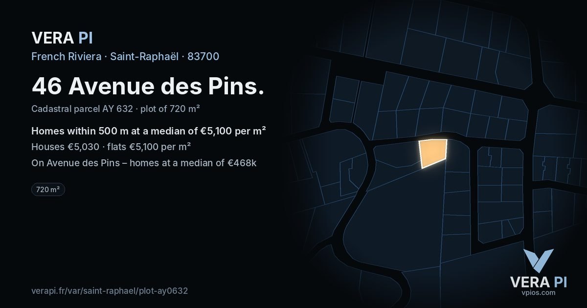 46 Avenue des Pins, Saint-Raphaël at night – the plot lit, the parcels around coloured by the prices near them