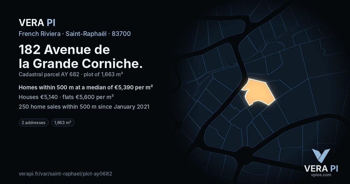 182 Avenue de la Grande Corniche, Saint-Raphaël at night – the plot lit, the parcels around coloured by the prices near them