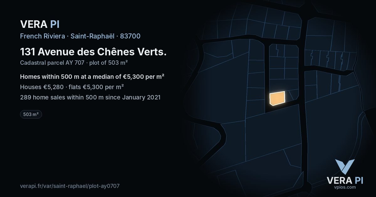131 Avenue des Chênes Verts, Saint-Raphaël at night – the plot lit, the parcels around coloured by the prices near them