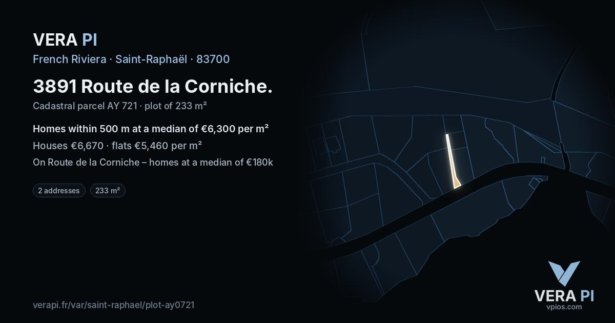 3891 Route de la Corniche, Saint-Raphaël at night – the plot lit, the parcels around coloured by the prices near them