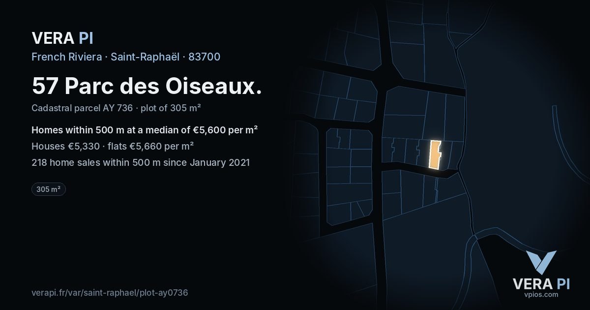 57 Parc des Oiseaux, Saint-Raphaël at night – the plot lit, the parcels around coloured by the prices near them