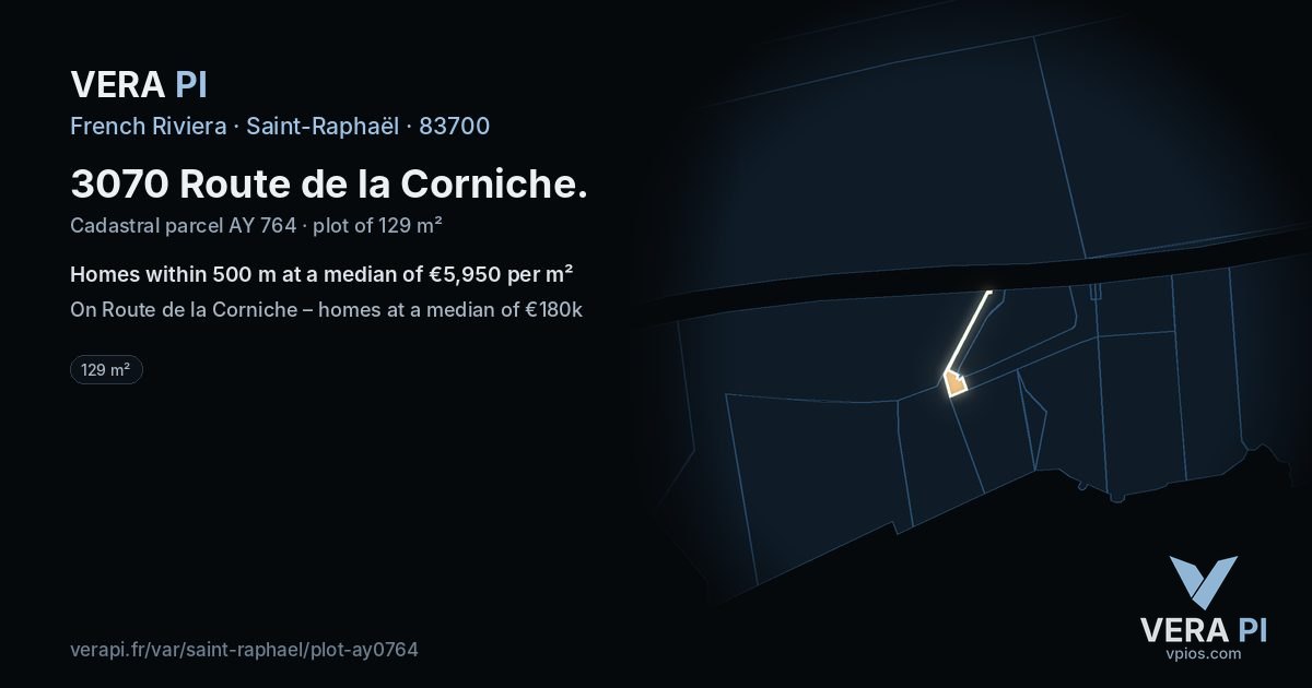 3070 Route de la Corniche, Saint-Raphaël at night – the plot lit, the parcels around coloured by the prices near them