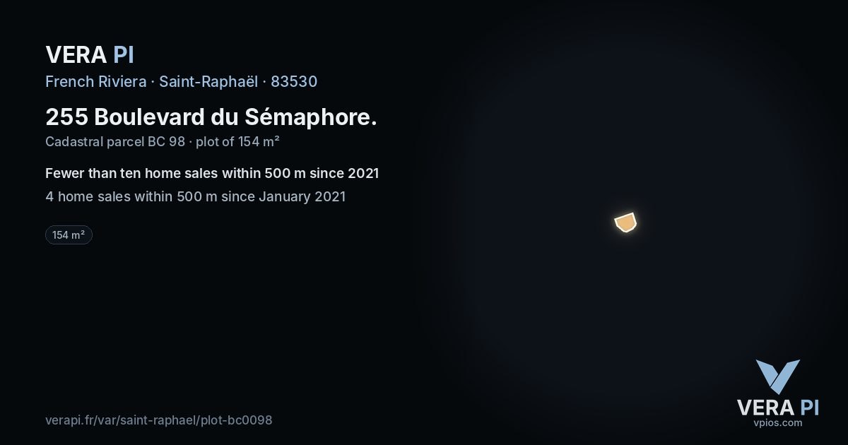 255 Boulevard du Sémaphore, Saint-Raphaël at night – the plot lit, the parcels around coloured by the prices near them