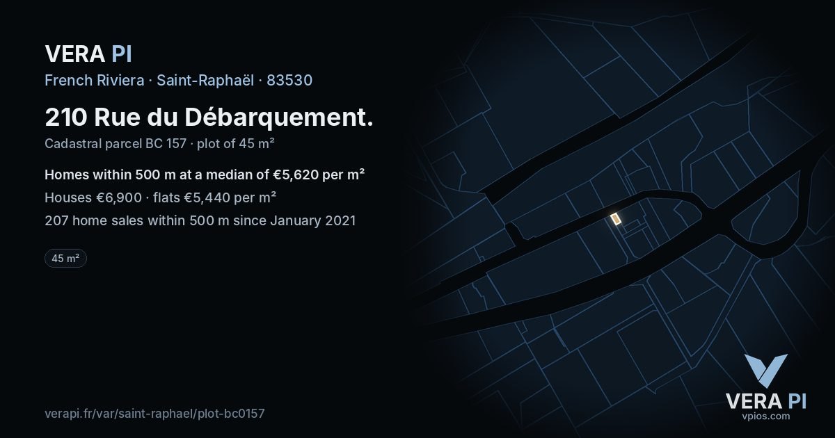 210 Rue du Débarquement, Saint-Raphaël at night – the plot lit, the parcels around coloured by the prices near them