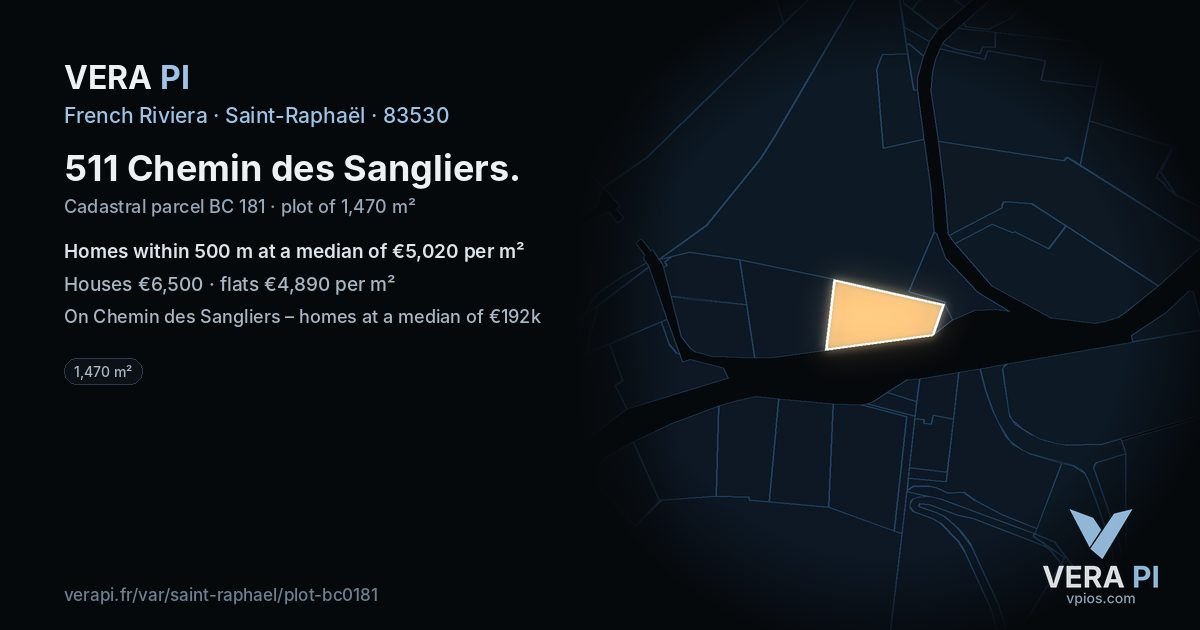 511 Chemin des Sangliers, Saint-Raphaël at night – the plot lit, the parcels around coloured by the prices near them