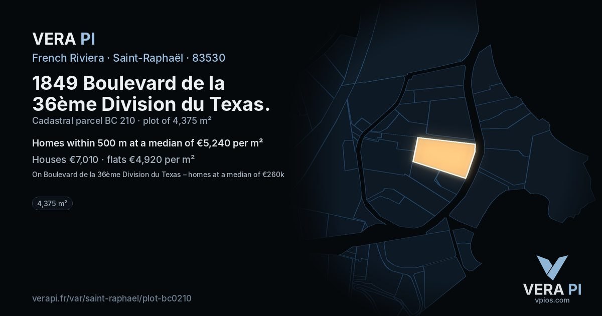 1849 Boulevard de la 36ème Division du Texas, Saint-Raphaël at night – the plot lit, the parcels around coloured by the prices near them
