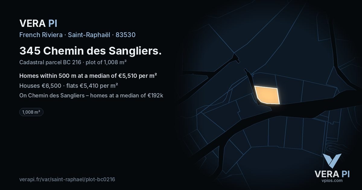 345 Chemin des Sangliers, Saint-Raphaël at night – the plot lit, the parcels around coloured by the prices near them