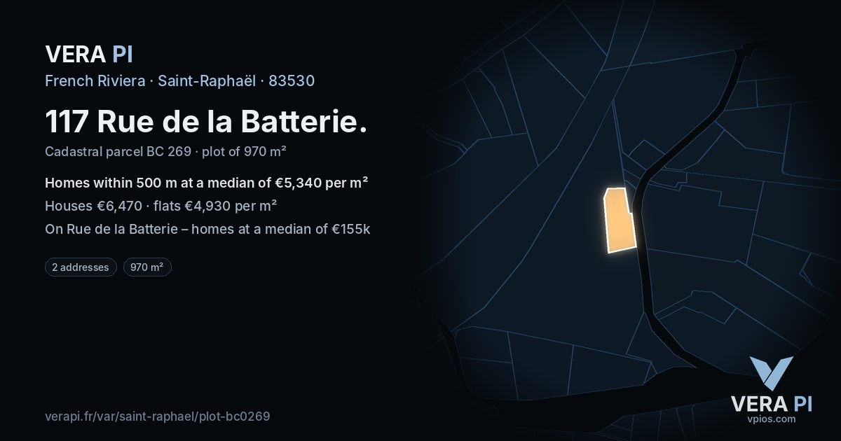 117 Rue de la Batterie, Saint-Raphaël at night – the plot lit, the parcels around coloured by the prices near them