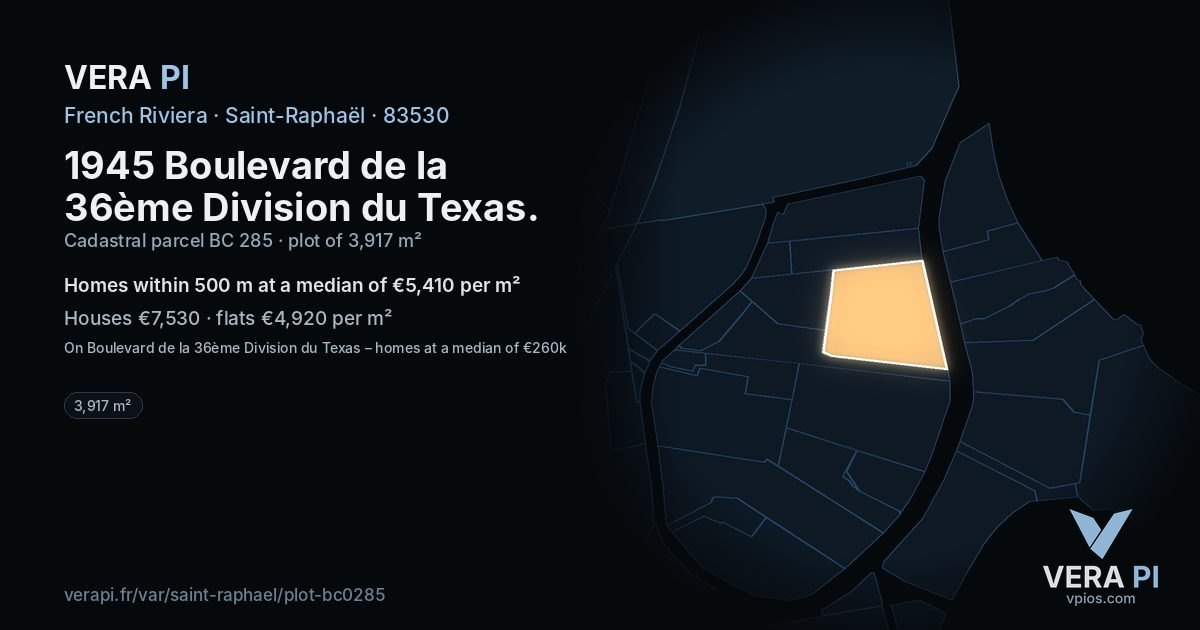1945 Boulevard de la 36ème Division du Texas, Saint-Raphaël at night – the plot lit, the parcels around coloured by the prices near them