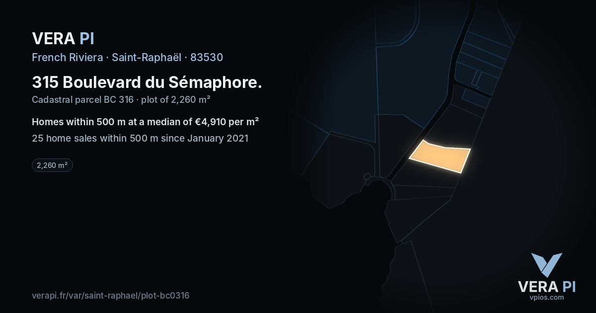 315 Boulevard du Sémaphore, Saint-Raphaël at night – the plot lit, the parcels around coloured by the prices near them