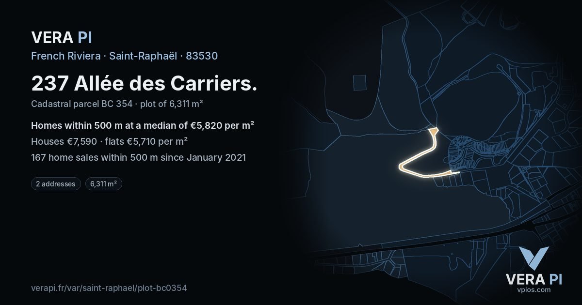 237 Allée des Carriers, Saint-Raphaël at night – the plot lit, the parcels around coloured by the prices near them
