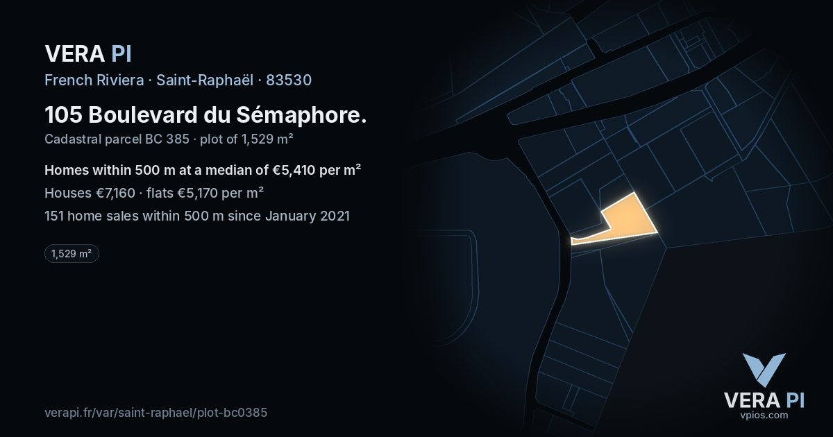 105 Boulevard du Sémaphore, Saint-Raphaël at night – the plot lit, the parcels around coloured by the prices near them