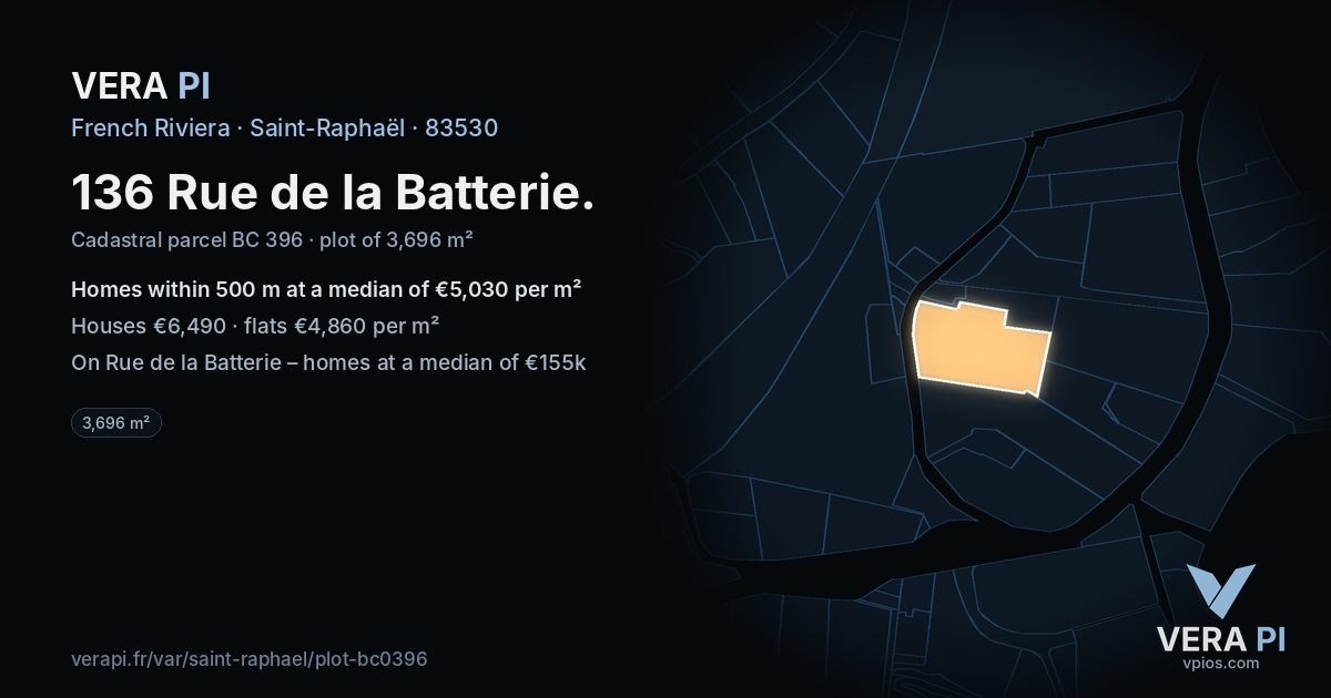 136 Rue de la Batterie, Saint-Raphaël at night – the plot lit, the parcels around coloured by the prices near them