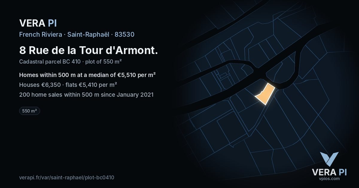 8 Rue de la Tour d'Armont, Saint-Raphaël at night – the plot lit, the parcels around coloured by the prices near them