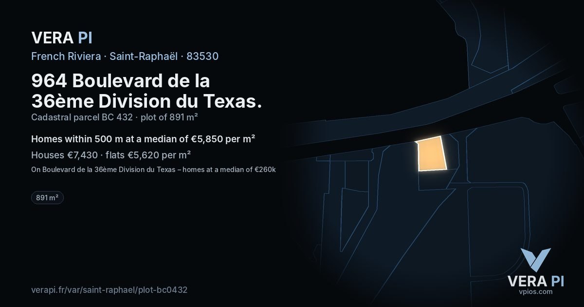 964 Boulevard de la 36ème Division du Texas, Saint-Raphaël at night – the plot lit, the parcels around coloured by the prices near them