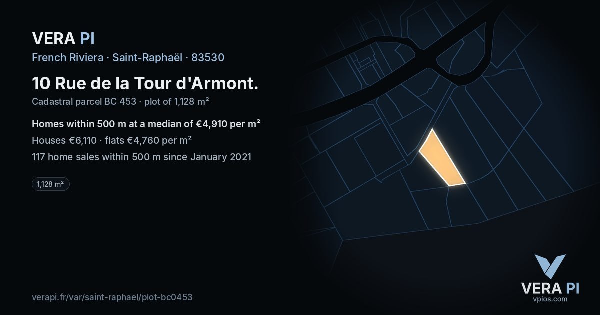 10 Rue de la Tour d'Armont, Saint-Raphaël at night – the plot lit, the parcels around coloured by the prices near them