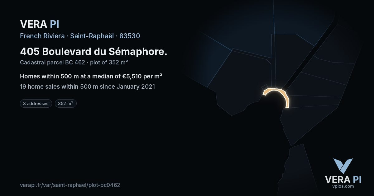 405 Boulevard du Sémaphore, Saint-Raphaël at night – the plot lit, the parcels around coloured by the prices near them