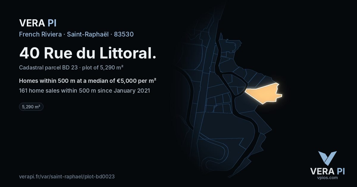40 Rue du Littoral, Saint-Raphaël at night – the plot lit, the parcels around coloured by the prices near them