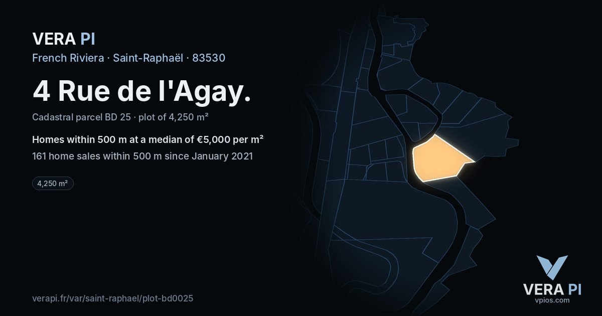 4 Rue de l'Agay, Saint-Raphaël at night – the plot lit, the parcels around coloured by the prices near them