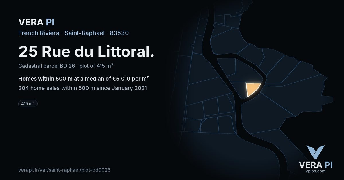 25 Rue du Littoral, Saint-Raphaël at night – the plot lit, the parcels around coloured by the prices near them