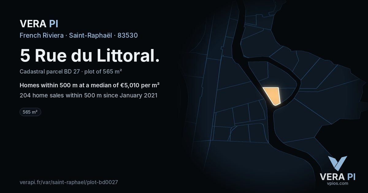 5 Rue du Littoral, Saint-Raphaël at night – the plot lit, the parcels around coloured by the prices near them