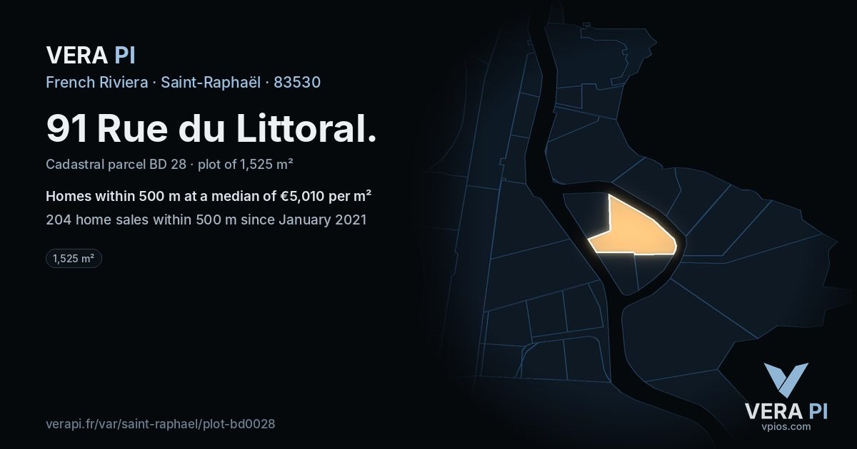 91 Rue du Littoral, Saint-Raphaël at night – the plot lit, the parcels around coloured by the prices near them