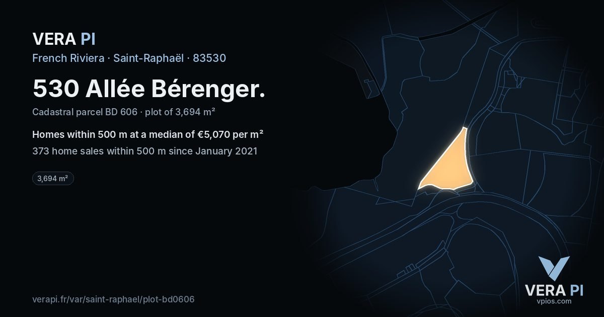 530 Allée Bérenger, Saint-Raphaël at night – the plot lit, the parcels around coloured by the prices near them