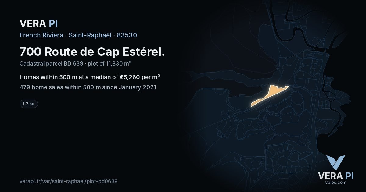 700 Route de Cap Estérel, Saint-Raphaël at night – the plot lit, the parcels around coloured by the prices near them