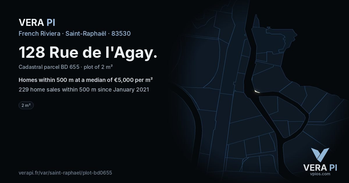 128 Rue de l'Agay, Saint-Raphaël at night – the plot lit, the parcels around coloured by the prices near them