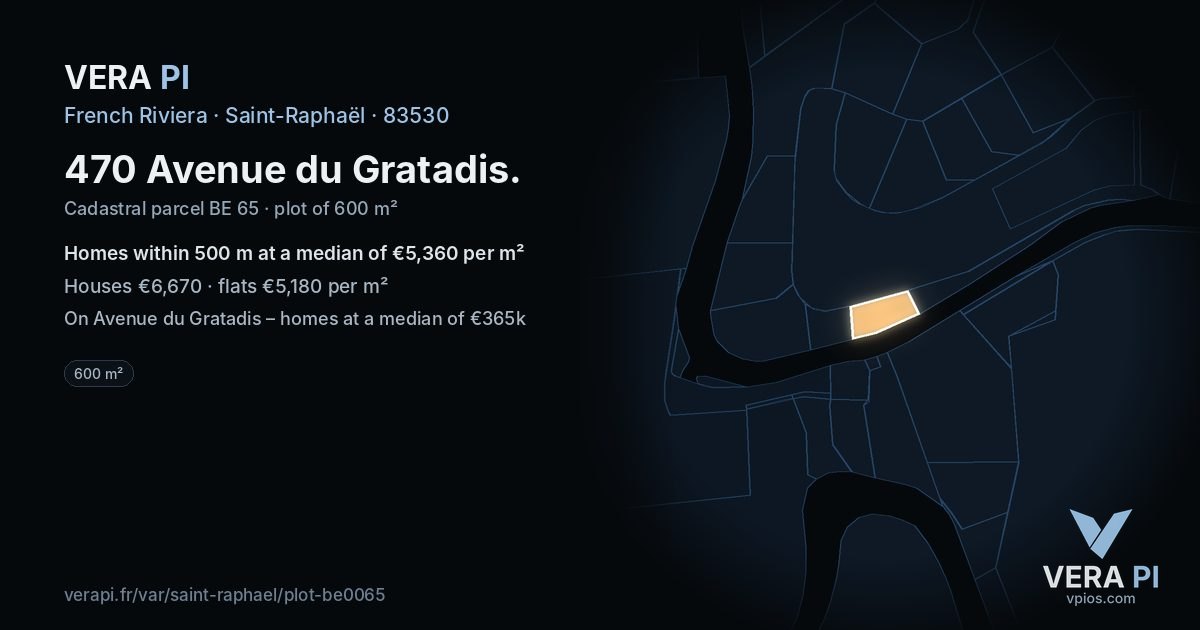 470 Avenue du Gratadis, Saint-Raphaël at night – the plot lit, the parcels around coloured by the prices near them