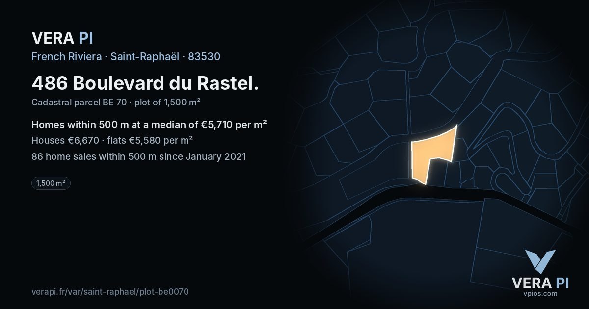 486 Boulevard du Rastel, Saint-Raphaël at night – the plot lit, the parcels around coloured by the prices near them