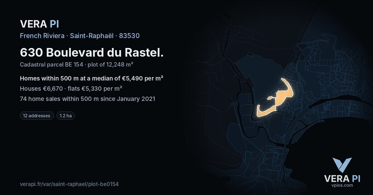 630 Boulevard du Rastel, Saint-Raphaël at night – the plot lit, the parcels around coloured by the prices near them