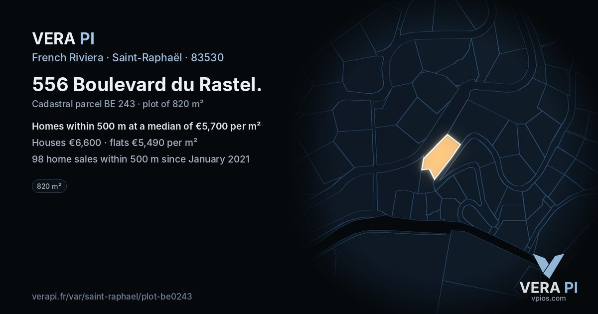 556 Boulevard du Rastel, Saint-Raphaël at night – the plot lit, the parcels around coloured by the prices near them
