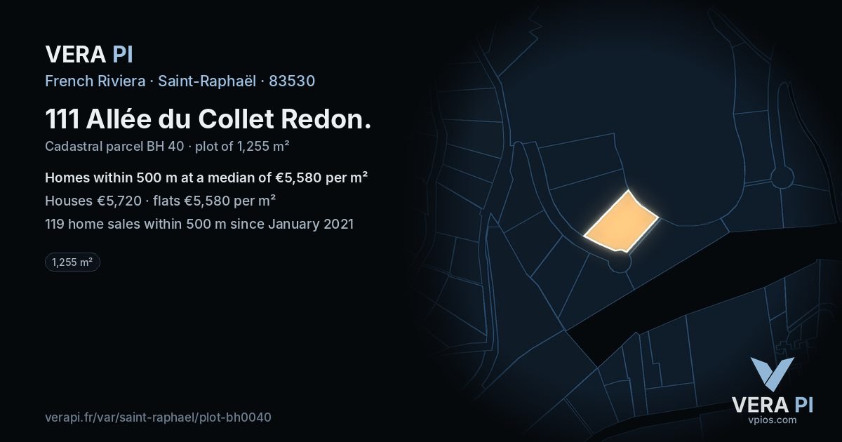 111 Allée du Collet Redon, Saint-Raphaël at night – the plot lit, the parcels around coloured by the prices near them