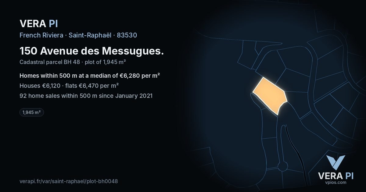 150 Avenue des Messugues, Saint-Raphaël at night – the plot lit, the parcels around coloured by the prices near them